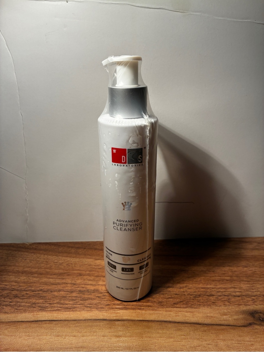 White and Silver Advanced Purifying Cleanser